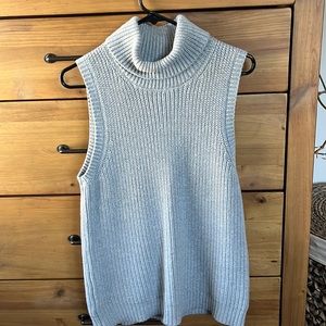 Hardly worn* Michael Kors Sleeveless Turtleneck Sweater top!